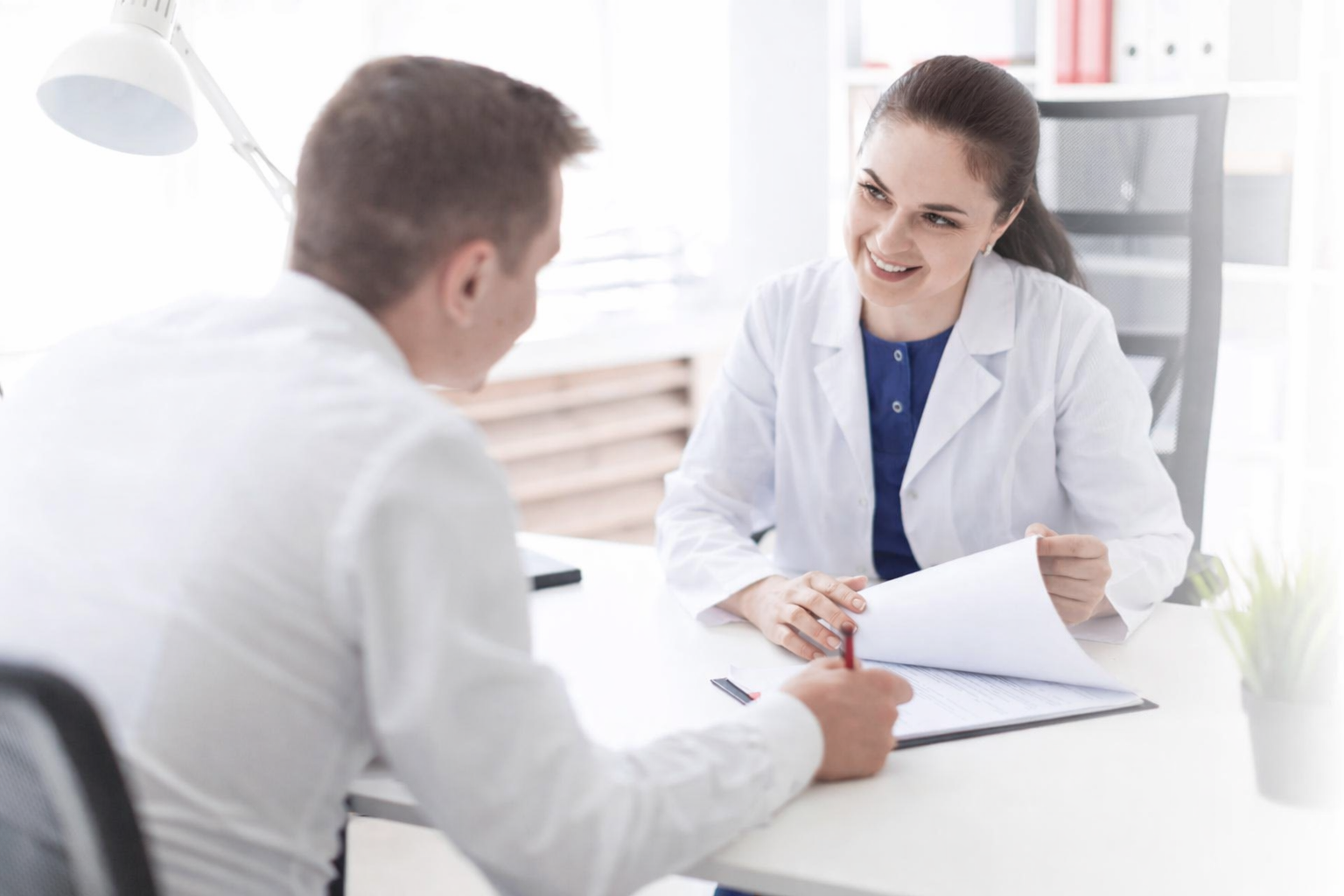 Doctor and patient discussing treatment options for Cleft Le Fort I Osteotomy.